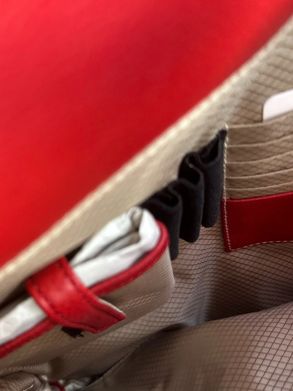 BUXTON 100% Leather Red Madison Commuter Expandable Computer Bag + WALLET Travel